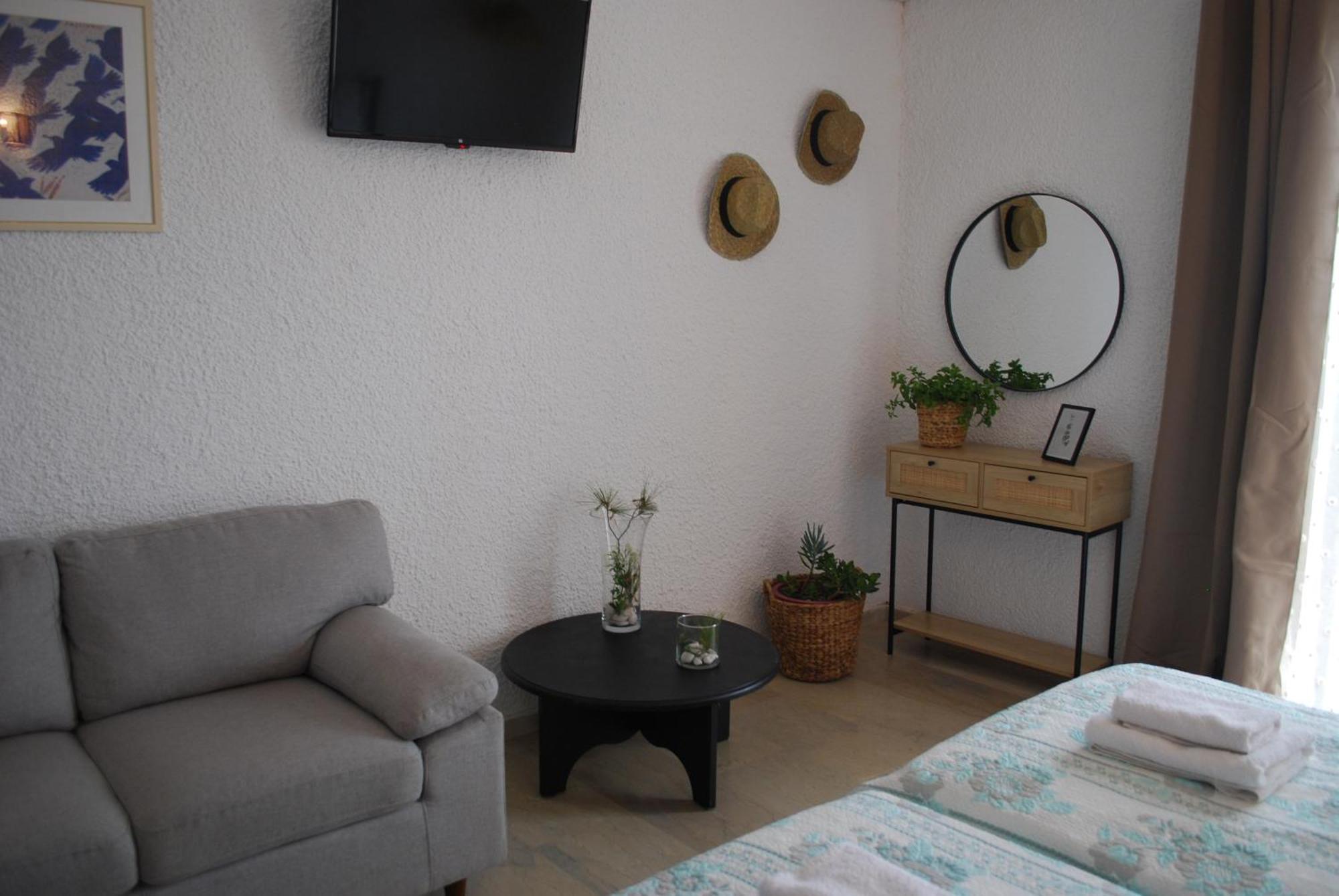 Sunset Rooms Agia Marina  Luaran gambar