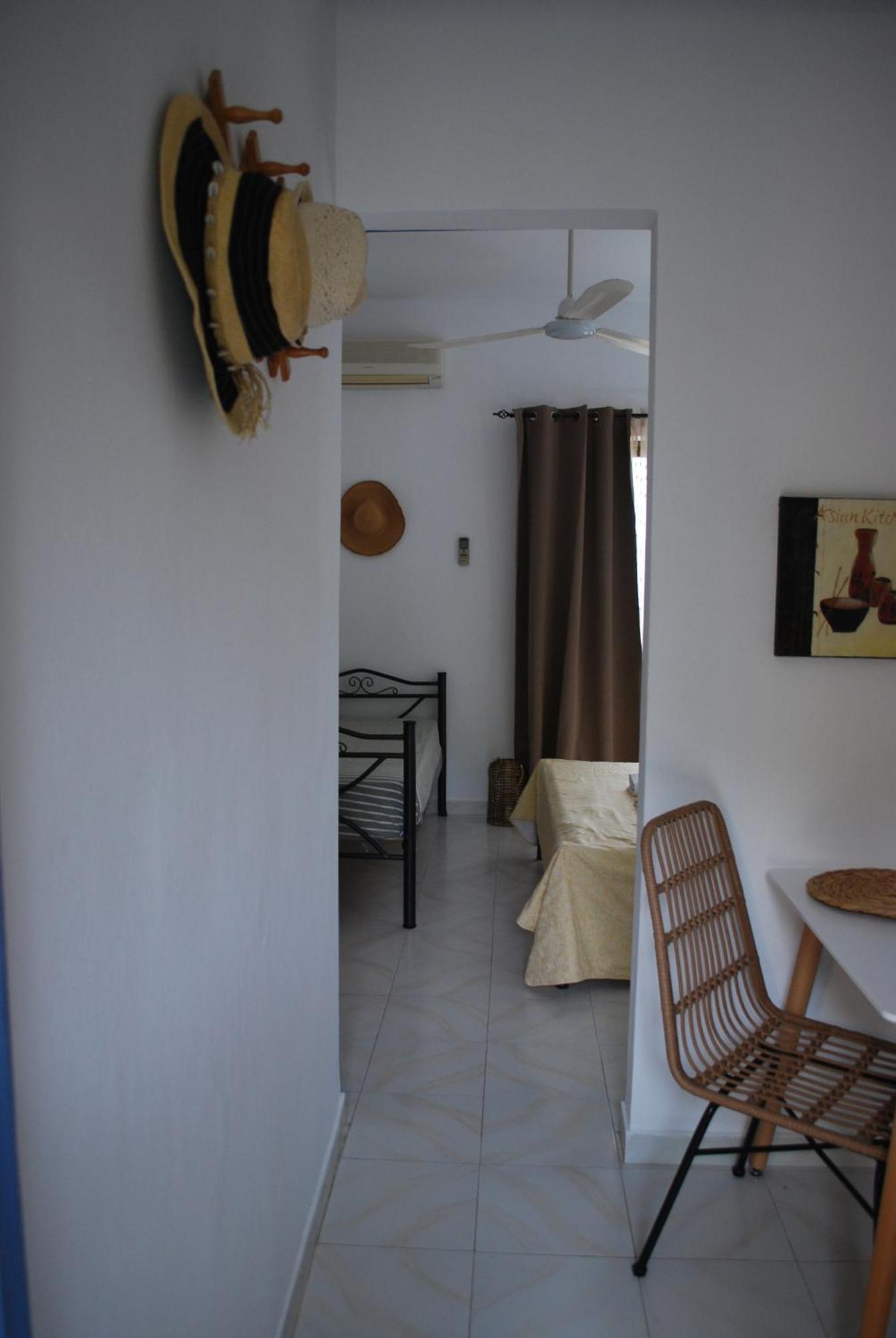 Sunset Rooms Agia Marina  Luaran gambar