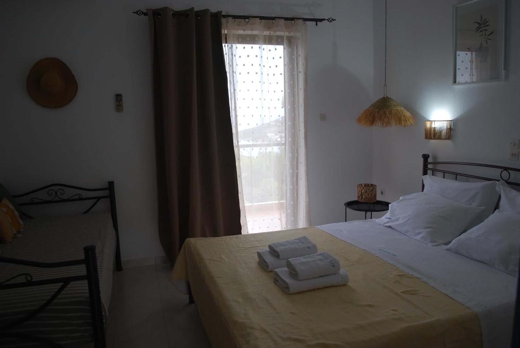 Sunset Rooms Agia Marina  Luaran gambar