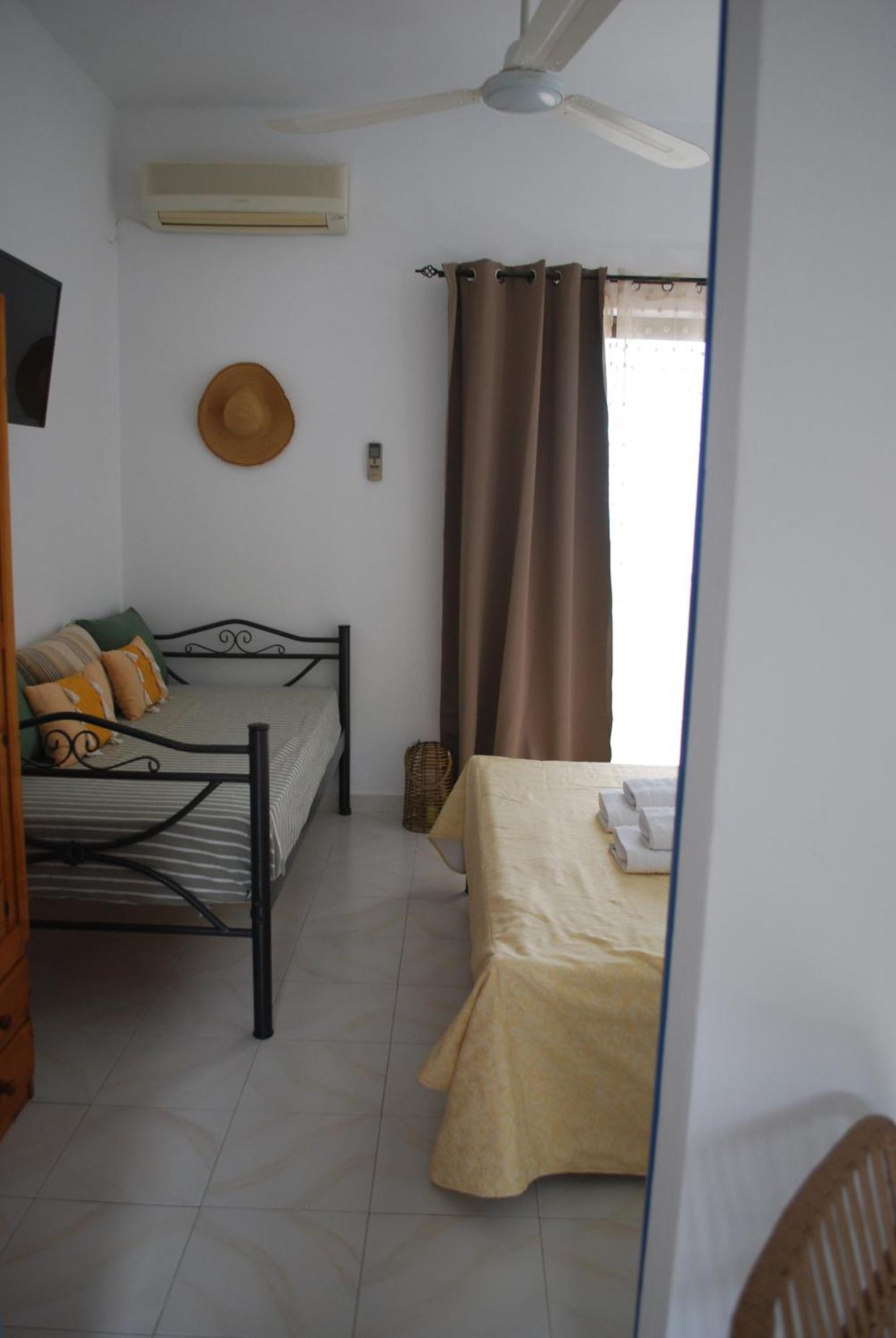 Sunset Rooms Agia Marina  Luaran gambar