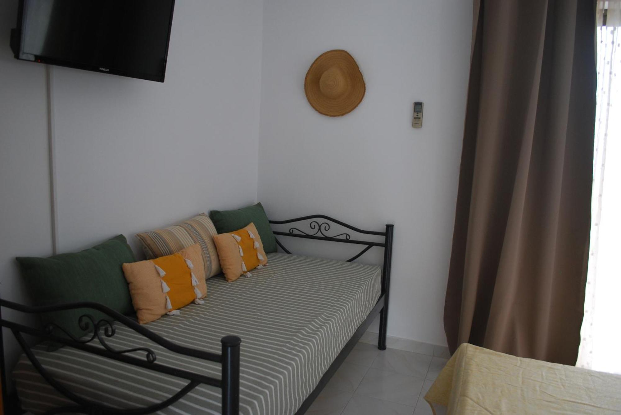 Sunset Rooms Agia Marina  Luaran gambar